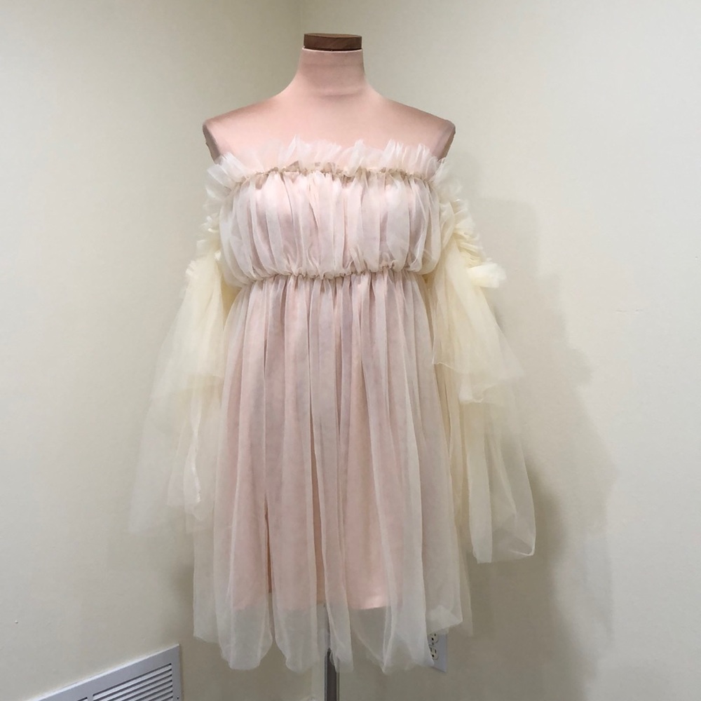 SOLD Francesca’s Collection Off Shoulder Bell Sleeve Cream Tulle Dress Size XL - Picture 2 of 9